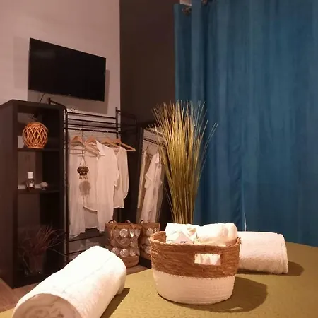 Domus 65 Couette-café 3*